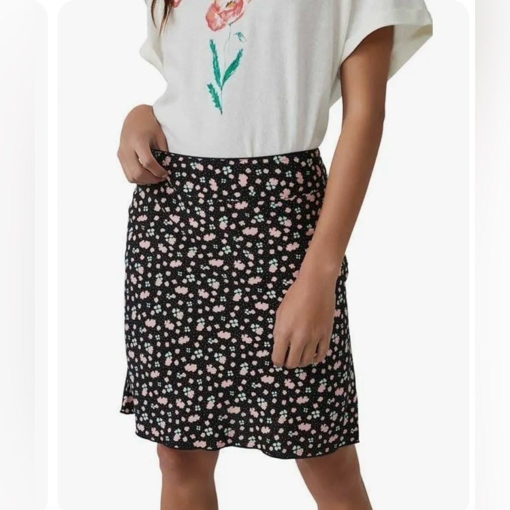 NWT FREE PEOPLE lrl BLACK FLORAL MINI SKIRT SIZE 6